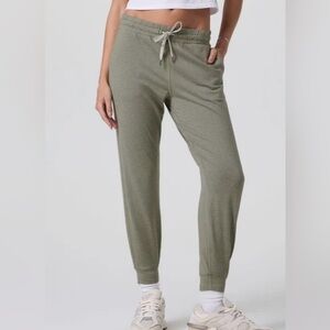 Vuori Performance Jogger Pants S Joggers